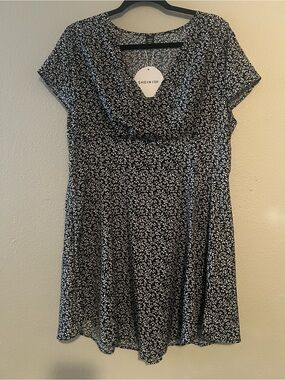 SHEIN Black and White Floral V-Neck Dress